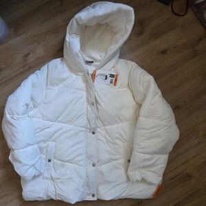 New with tags 32 degrees heat woman's XXL 2XL White puffer jacket plush hooded